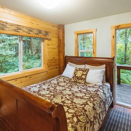 Bella Coola Grizzly Tours And Resort Hagensborg Exterior photo