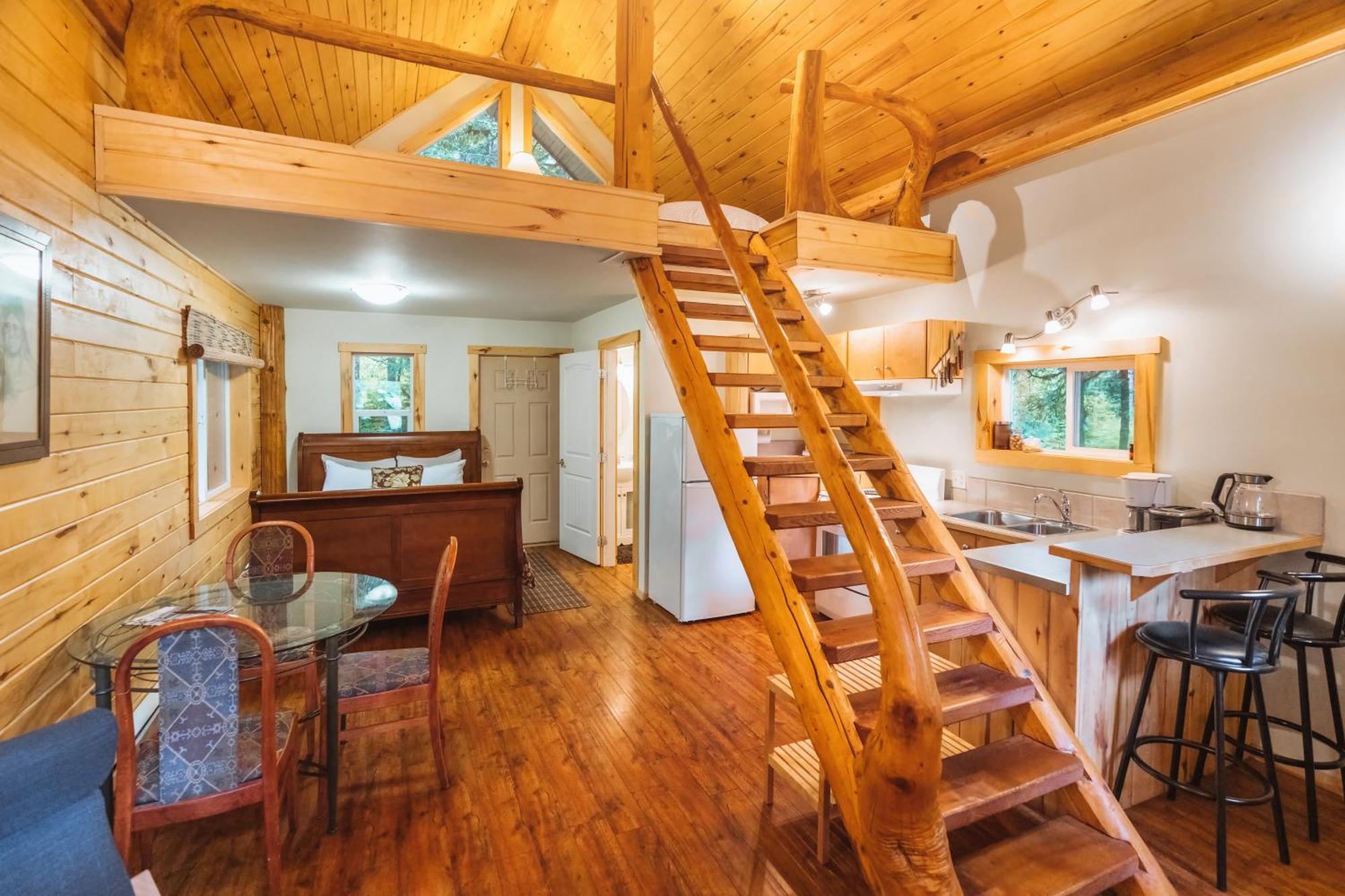 Bella Coola Grizzly Tours And Resort Hagensborg Exterior photo