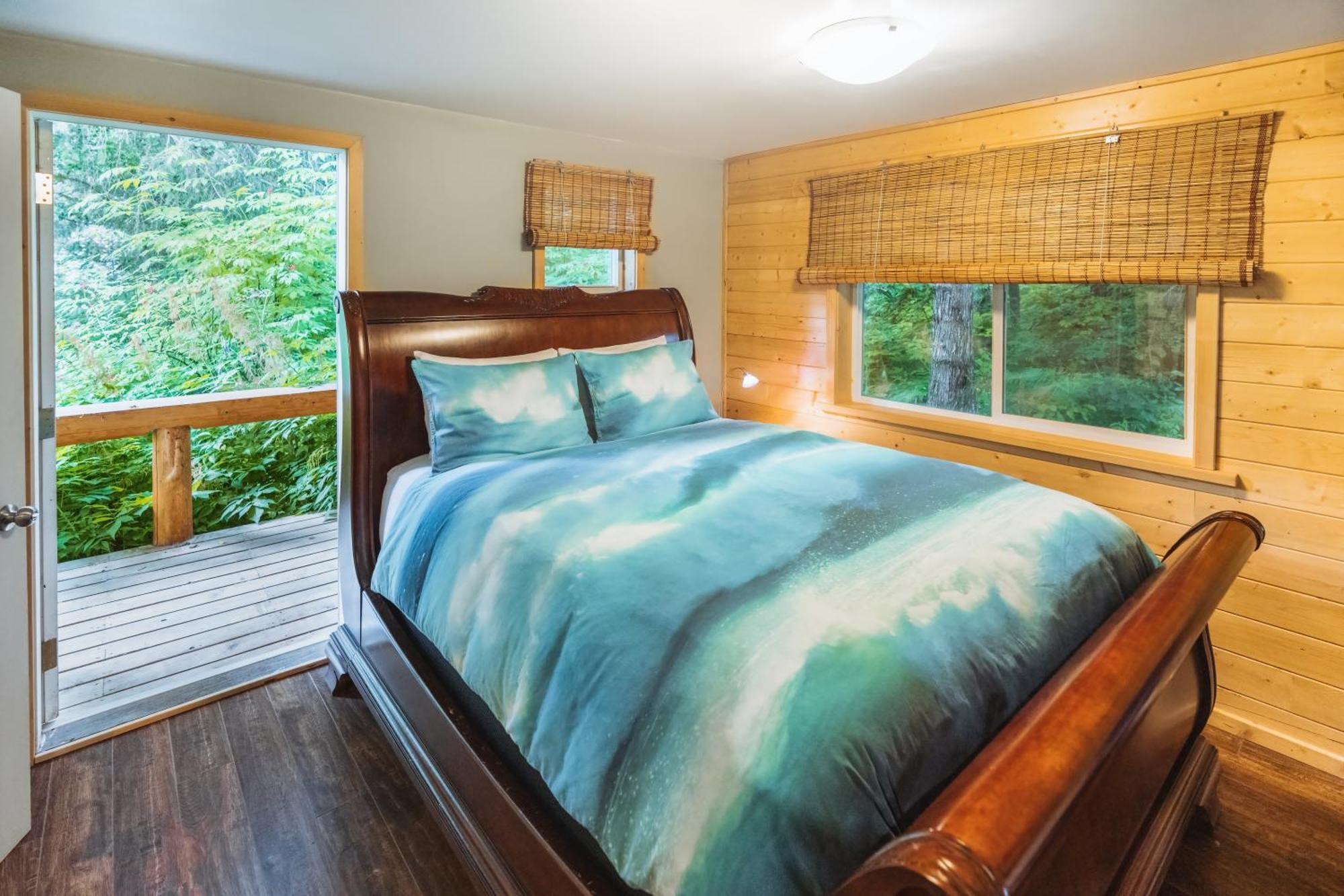 Bella Coola Grizzly Tours And Resort Hagensborg Exterior photo