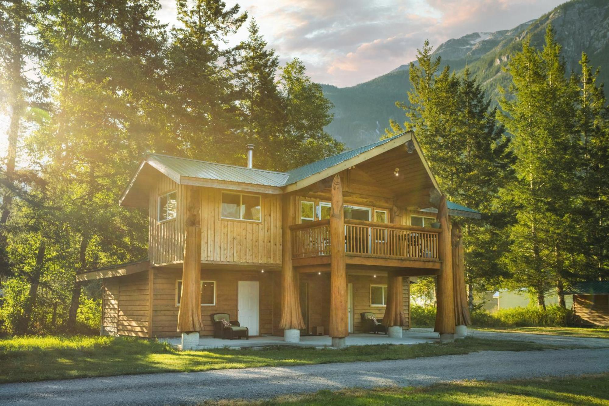 Bella Coola Grizzly Tours And Resort Hagensborg Exterior photo